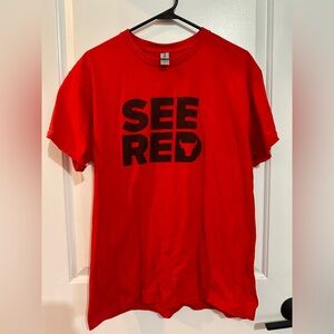 Chicago Bulls see red campaign graphic tee. Men’s Large